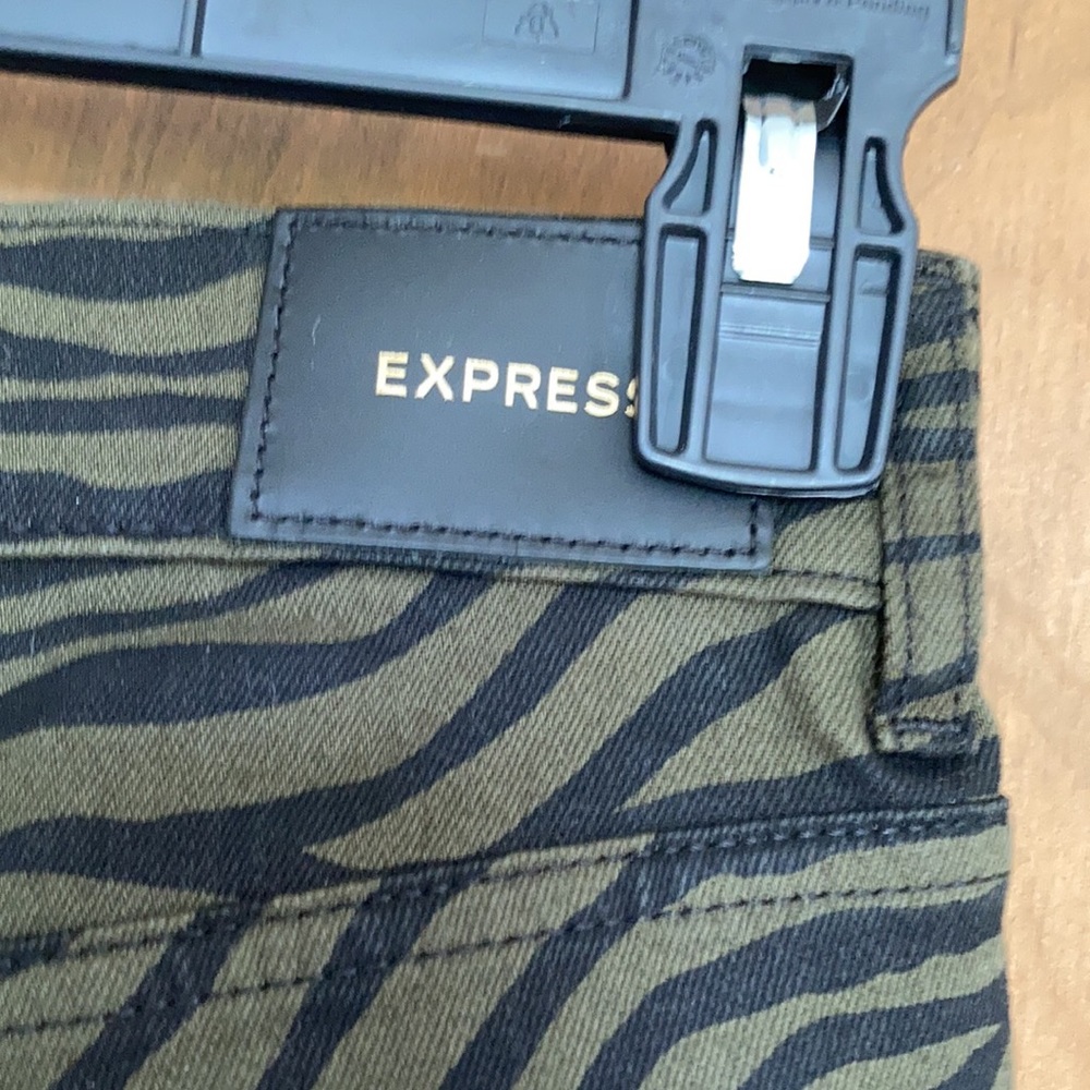 Express super high rise straight olive green black zebra animal print jean 0 - Picture 14 of 16